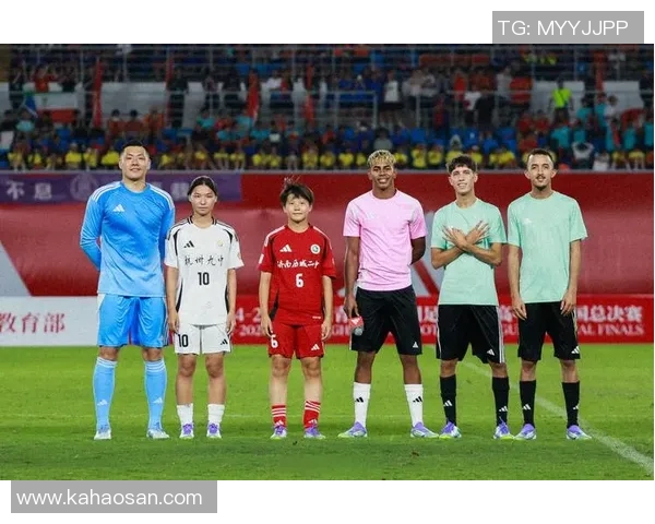 阿迪达斯足球明星有哪些知名球员及他们的成就介绍